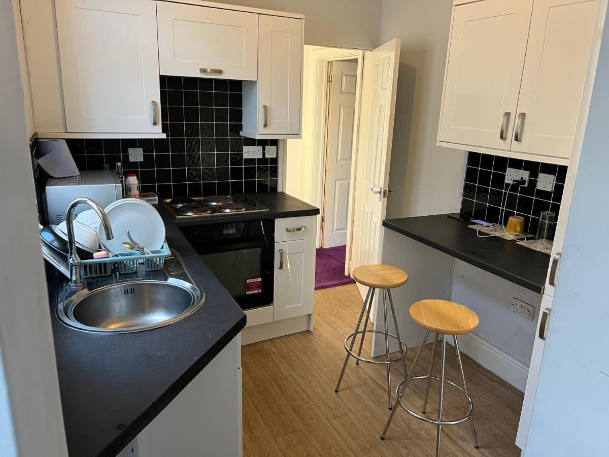 Wolves Living Bed & Breakfast Bushbury Eksteriør bilde